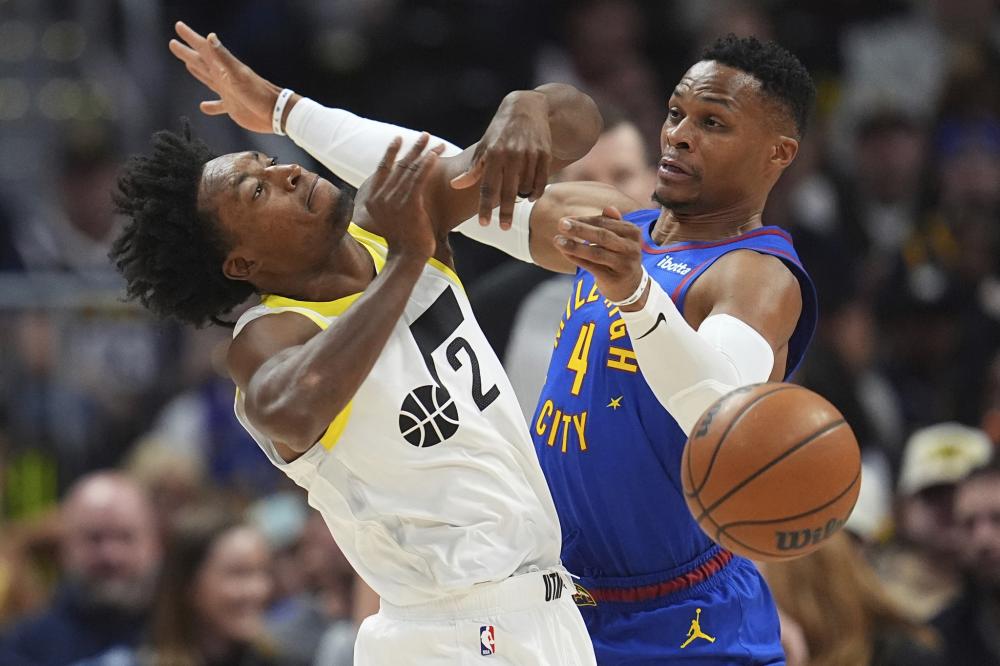 通过积极的 通过积极的